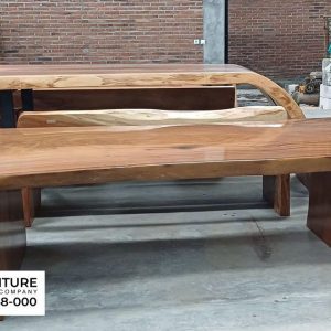 Meja Kayu Sulawesi Barat Utuh Meja Kayu Sulawesi Barat Utuh