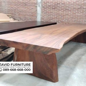 Meja Trembesi Besar Kota Semarang