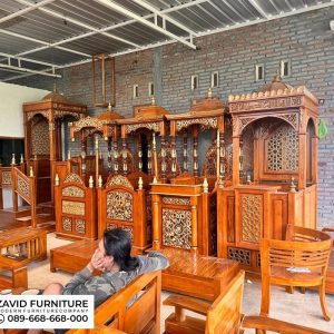 Mimbar Masjid Kayu Jati Manado Mimbar Masjid Kayu Jati Manado