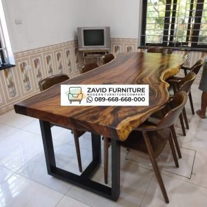 Meja Trembesi Besar Kaki Besi Kota Magetan