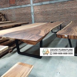 Meja Tembesi Utuh Kaki Besi