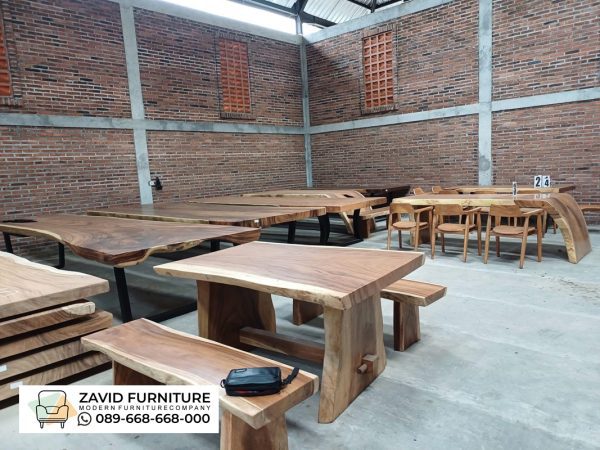 Meja Utuh Kayu Trembesi Tebal Meja Utuh Kayu Trembesi Tebal