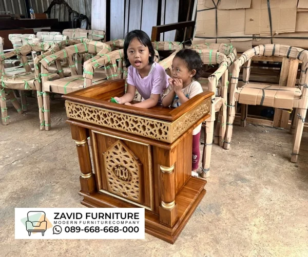 Mimbar Pendek Semi Majlis Kayu Jati Mimbar Pendek Semi Majlis Kayu Jati