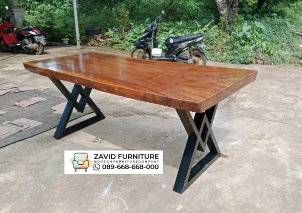 Meja Trembesi Solid Kaki Besi Meja Trembesi Solid Kaki Besi