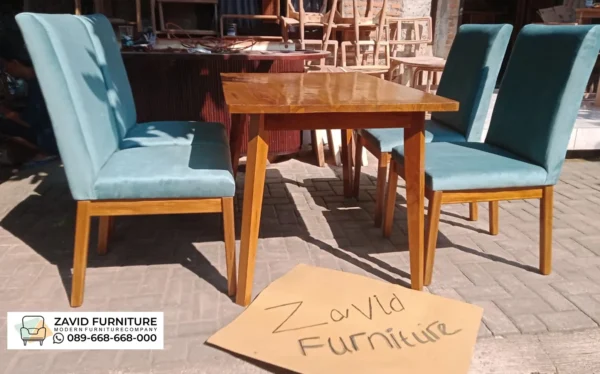 Meja Makan 4 Kursi Rangka Kayu