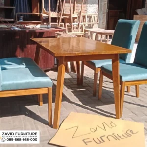 Meja Makan 4 Kursi Rangka Kayu