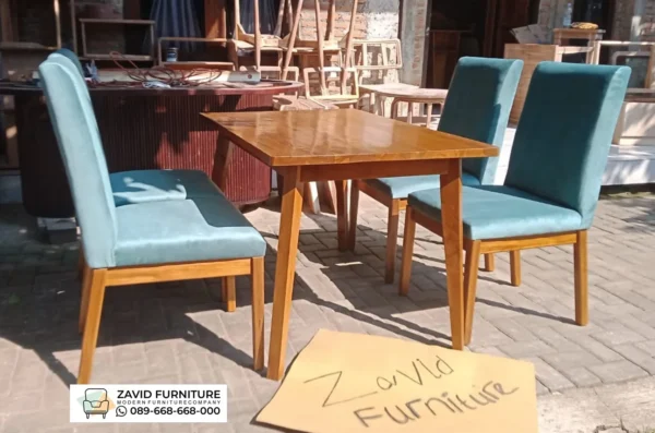 Meja Makan 4 Kursi Rangka Kayu